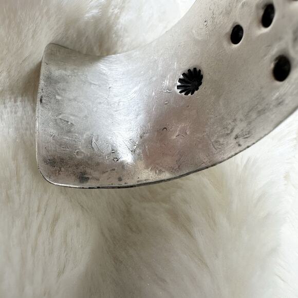 Fred Harvey Era Navajo Repousse Stamped Sterling Silver Wide Cuff Bracelet 52g - Picture 7 of 10